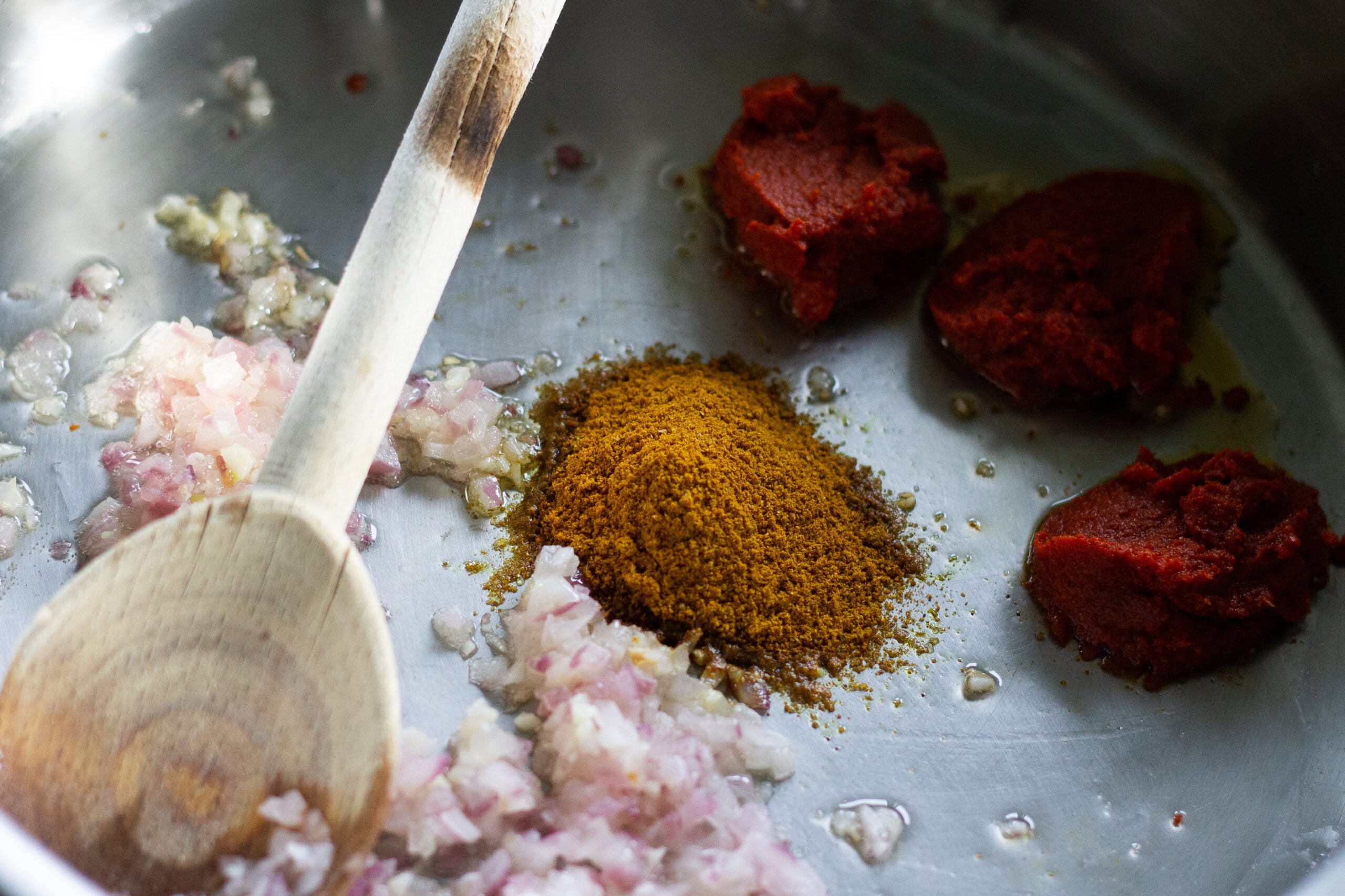 Chicken curry recipe cooking from Edible Times