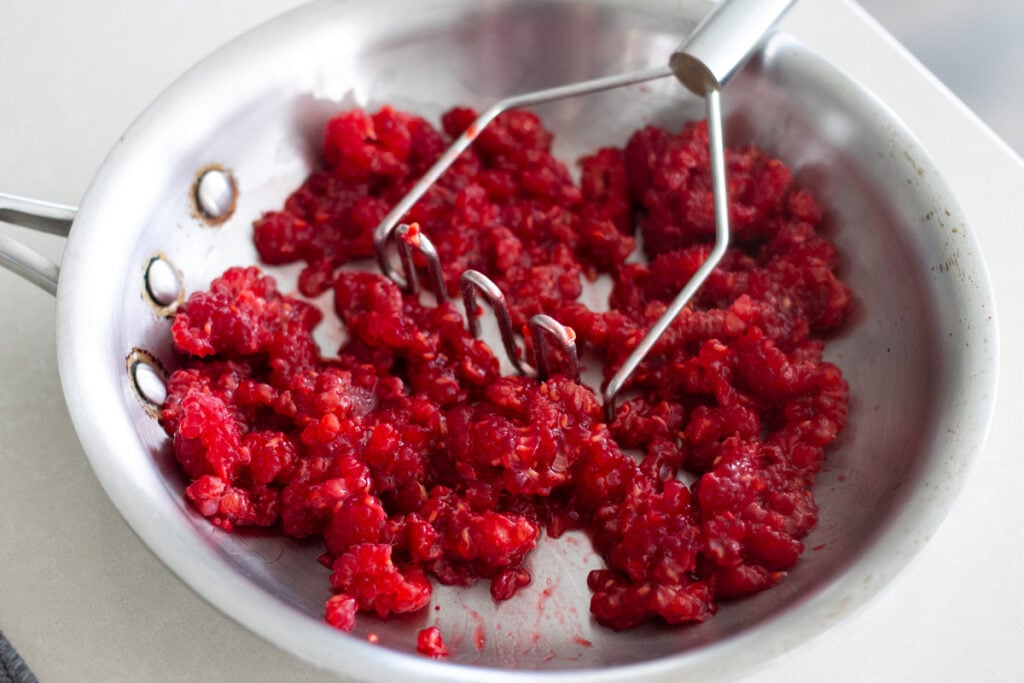 Raspberry French Macaron Recipe & Classic Fillings | Edible Times